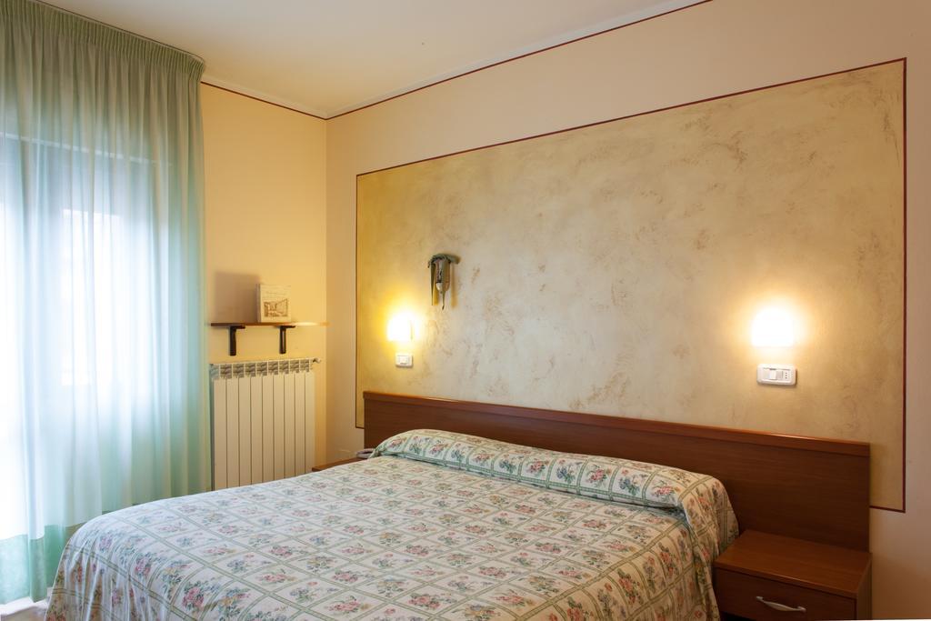 Hotel Fabbrini Abbadia San Salvator Pokoj fotografie